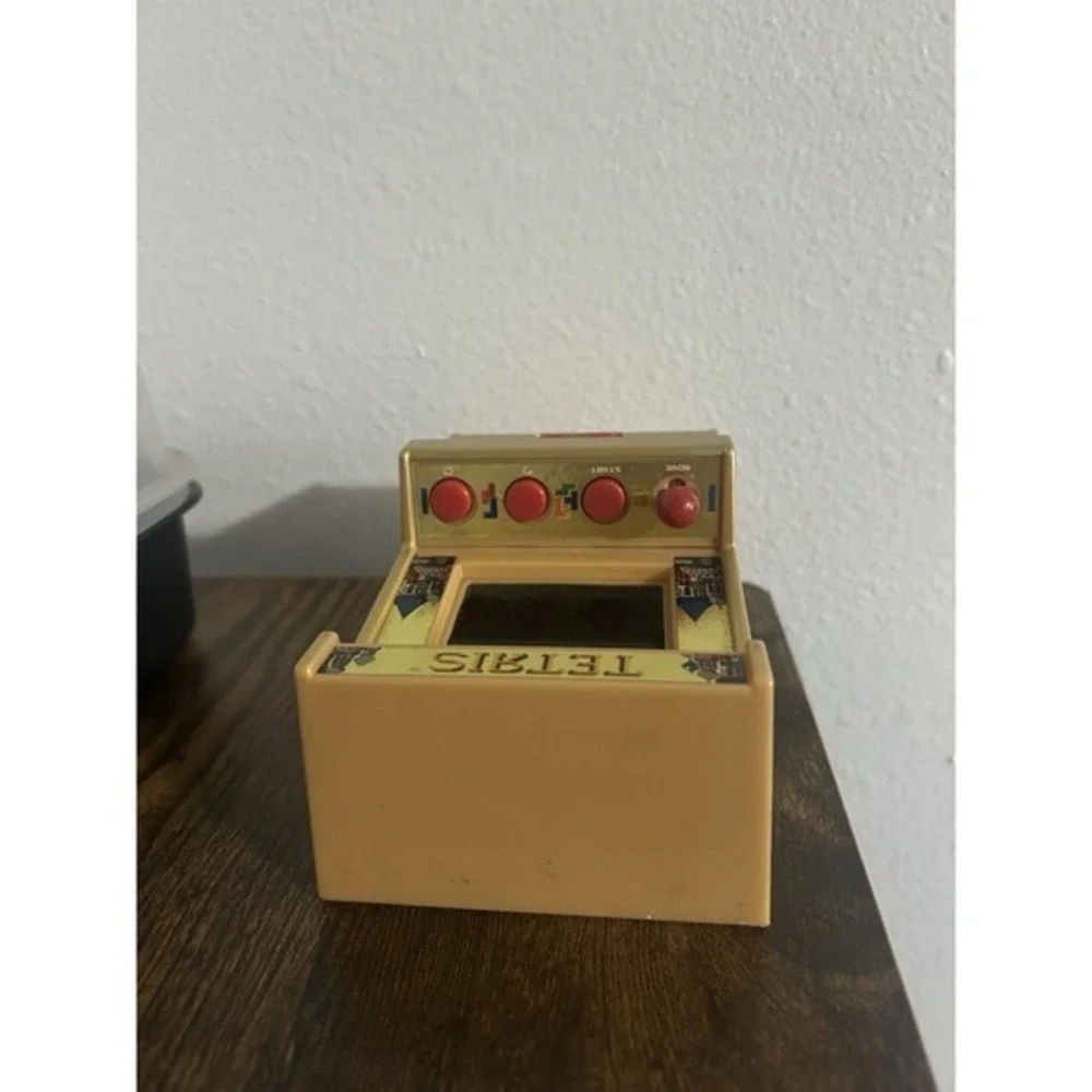 TETRIS GOLD Mini Arcade Game Classic Arcade Electronic Video Handheld Game WORKS